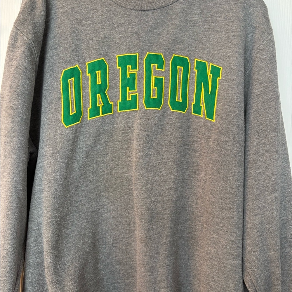Colosseum Gray Oregon Crewneck Sweater